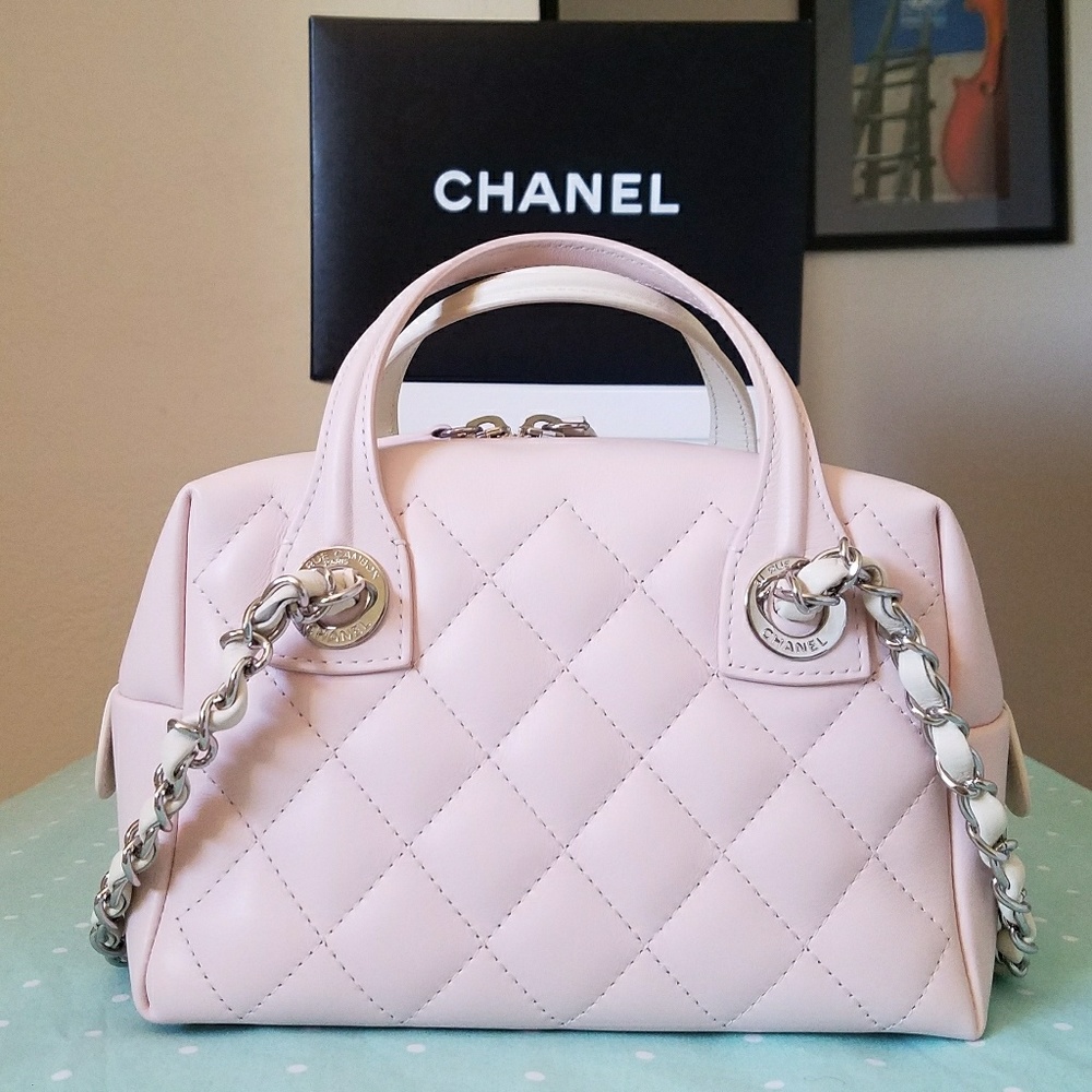 $3500 chanel bowling Bi color Bag limited - Picture 4 of 8